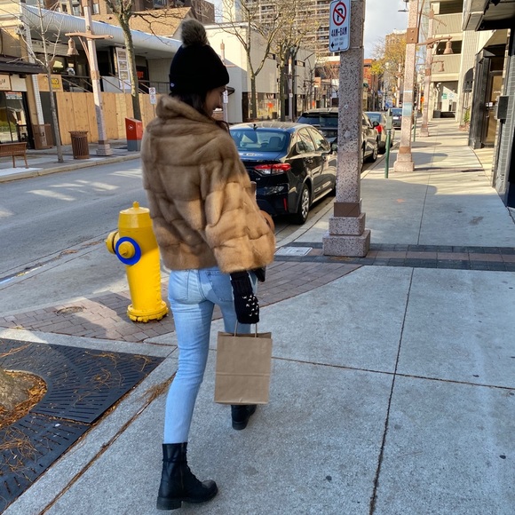 Meet your Posher, Jelena - Picture 1 of 3